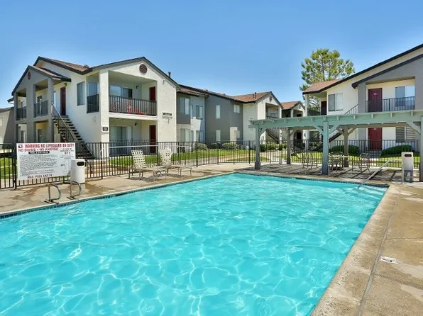 Town Square Apartments