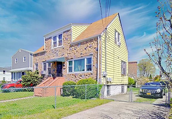 3rd image of 17833 147th Ave