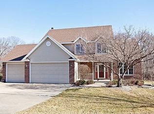 2682 Becky Thatcher Rd, Muscatine, IA 52761