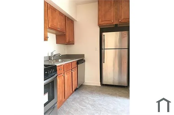 Building Photo - 1642 W Estes Ave #3
