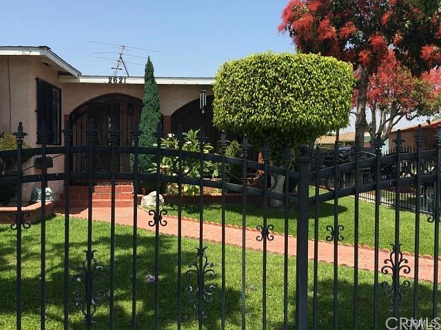 1st image of 2621 Fernwood Ave