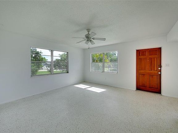 2nd image of 3816 Villa Franca Ave