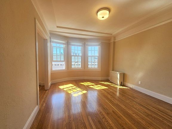 3rd image of 510 26th Ave APT 402