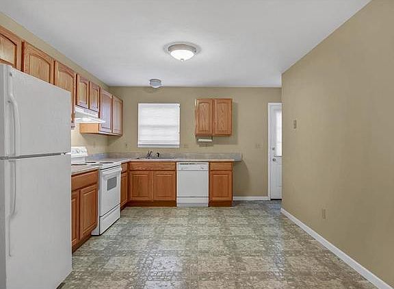 3rd image of 1489 Eugenia Dr