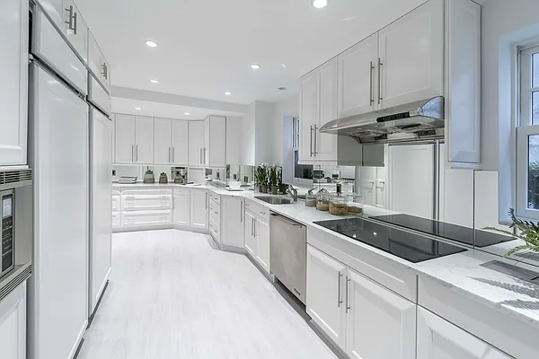 Sold by Brown Harris Stevens | media 22