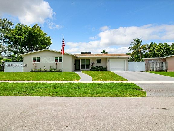 4th image of 5880 SW 13th St