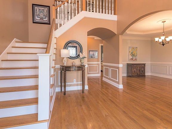 4th image of 3076 Steeplegate Dr