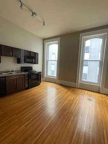 566 S 4th St #411 — Photo 4