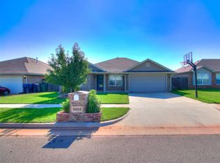 9604 Lauren Dr, Moore, OK 73160