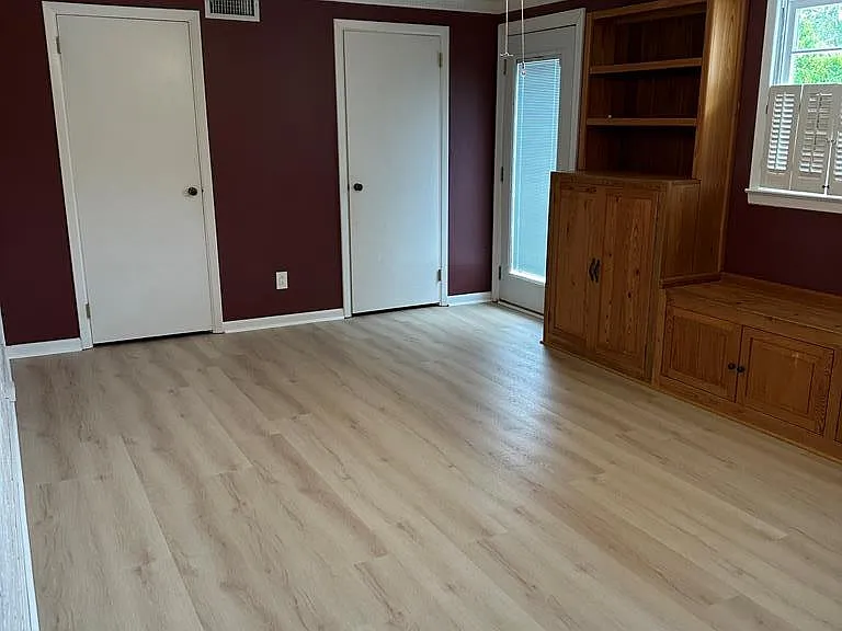 2208 White Oak Dr — Photo 4