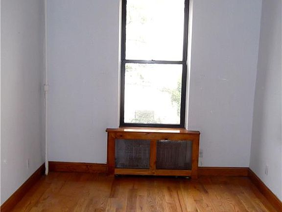 5th image of 31 W 75th St APT 1B