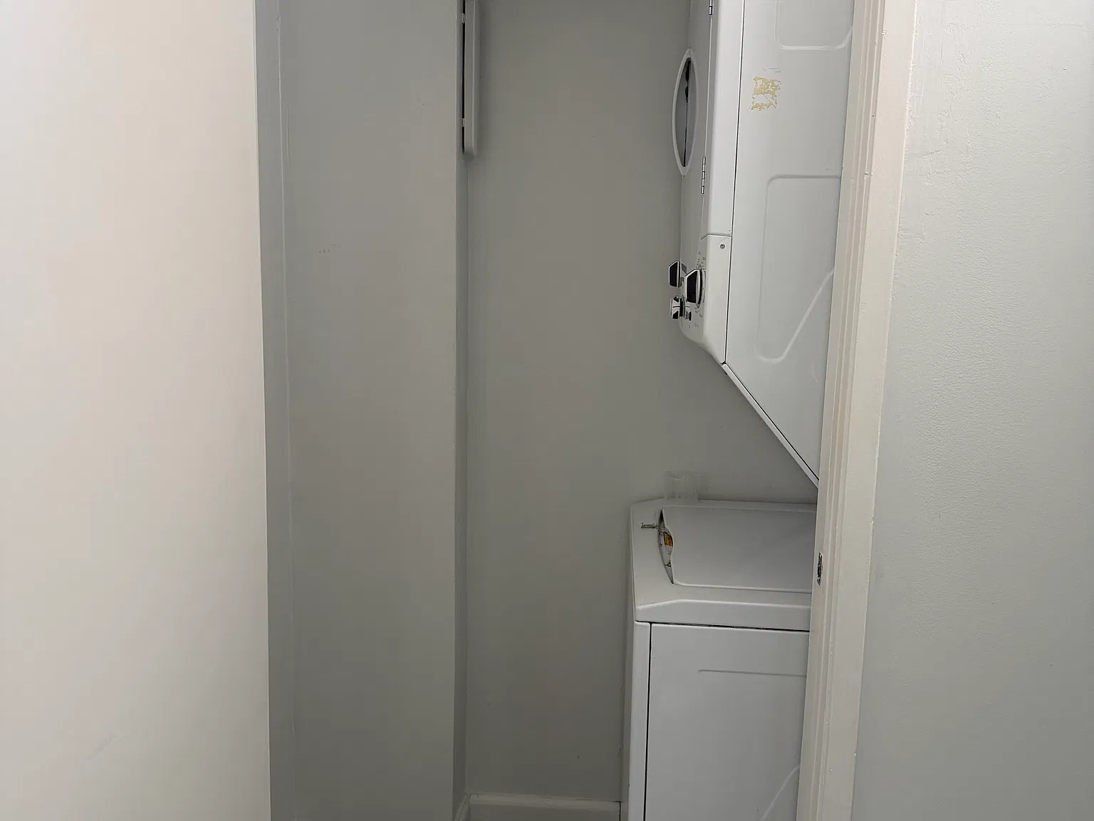 3 bed, 2200 sqft, $5,495 — Photo 4