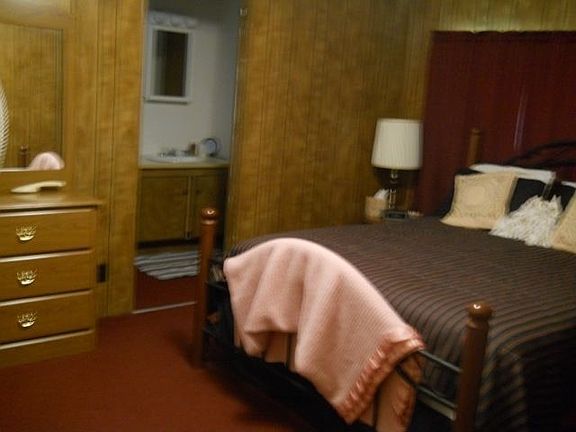 4th image of 154 Grand Ave