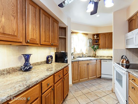 4th image of 1243 E Baldwin Ln Unit 607
