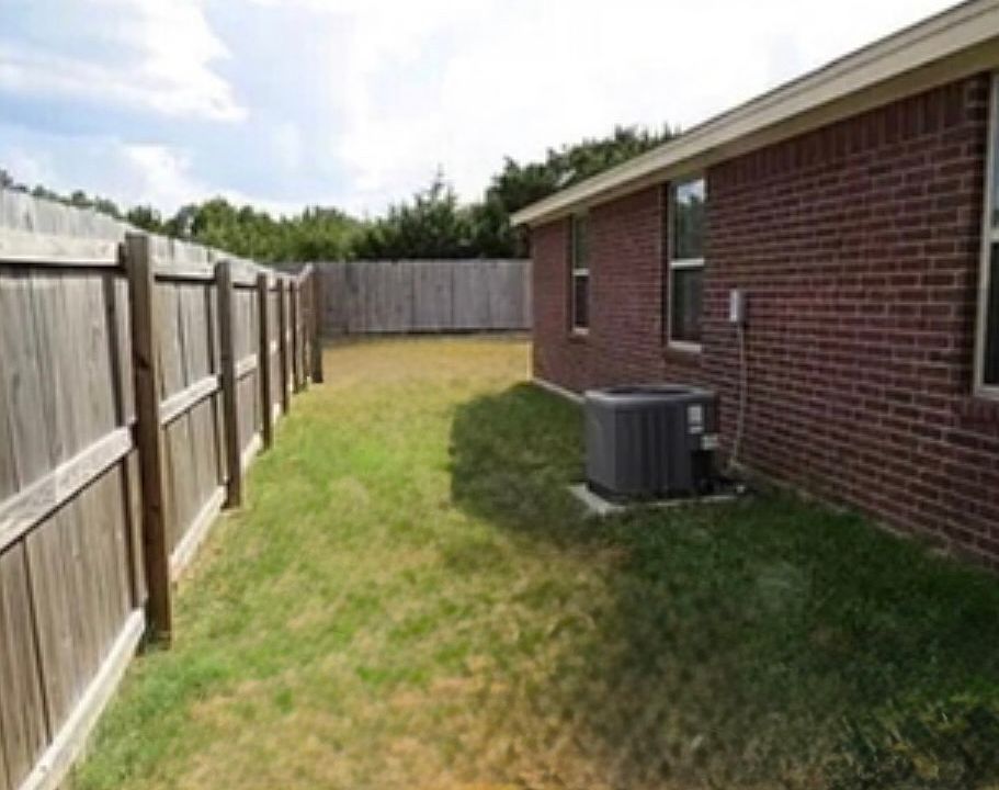 1st image of 4506 Cambridge Dr #B