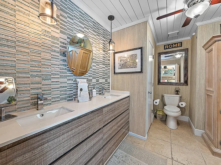 12140 SE Indian River Dr N — Photo 40