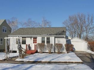 586 E 7th St, Red Wing, MN 55066