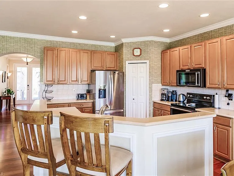 7859 Berkshire Pines Dr — Photo 11
