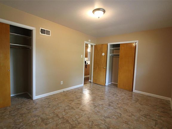 5th image of 9141 Leamont Dr