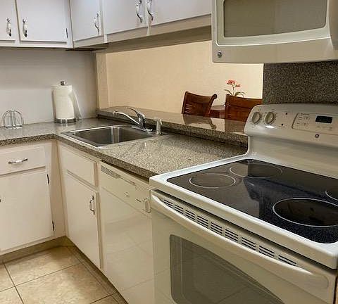 5th image of 401 Ocean Dr APT 210