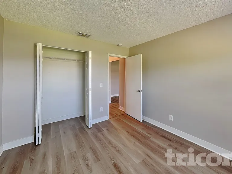 1020 Red Oak Cir — Photo 12