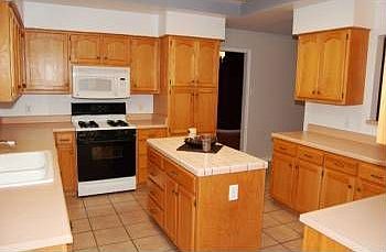 3rd image of 111 Encino Dr