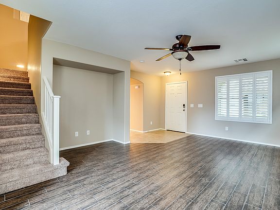 4th image of 2549 E Vermont Dr