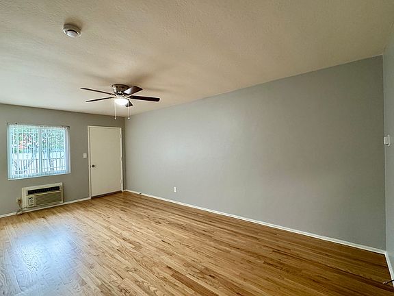 5th image of 110 W Renette Ave APT 6