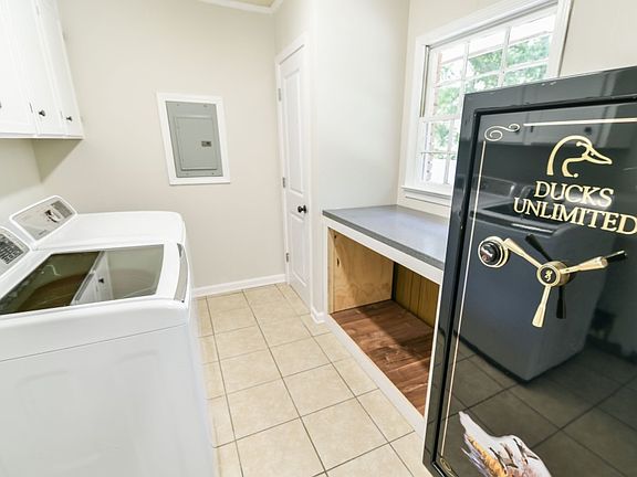 5th image of 6108 Northwood Lake Dr E