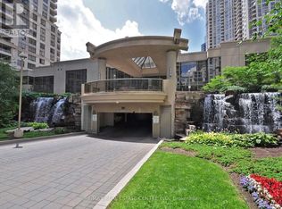 3880 Duke Of York Blvd #2212, Mississauga, ON L5B 4M7