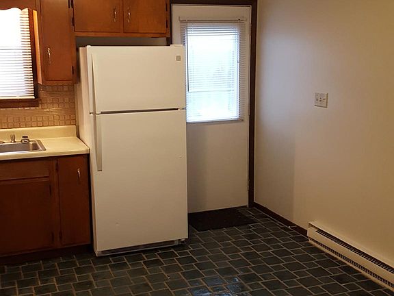 5th image of 26 S Huron St APT B