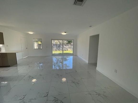 3rd image of 117 NW 24th St
