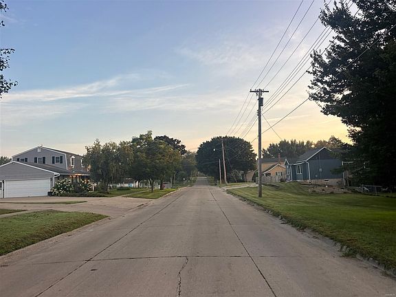 5th image of 102 N 8th Ave