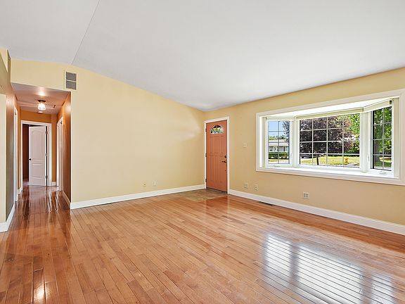 5th image of 17415 71st Ct