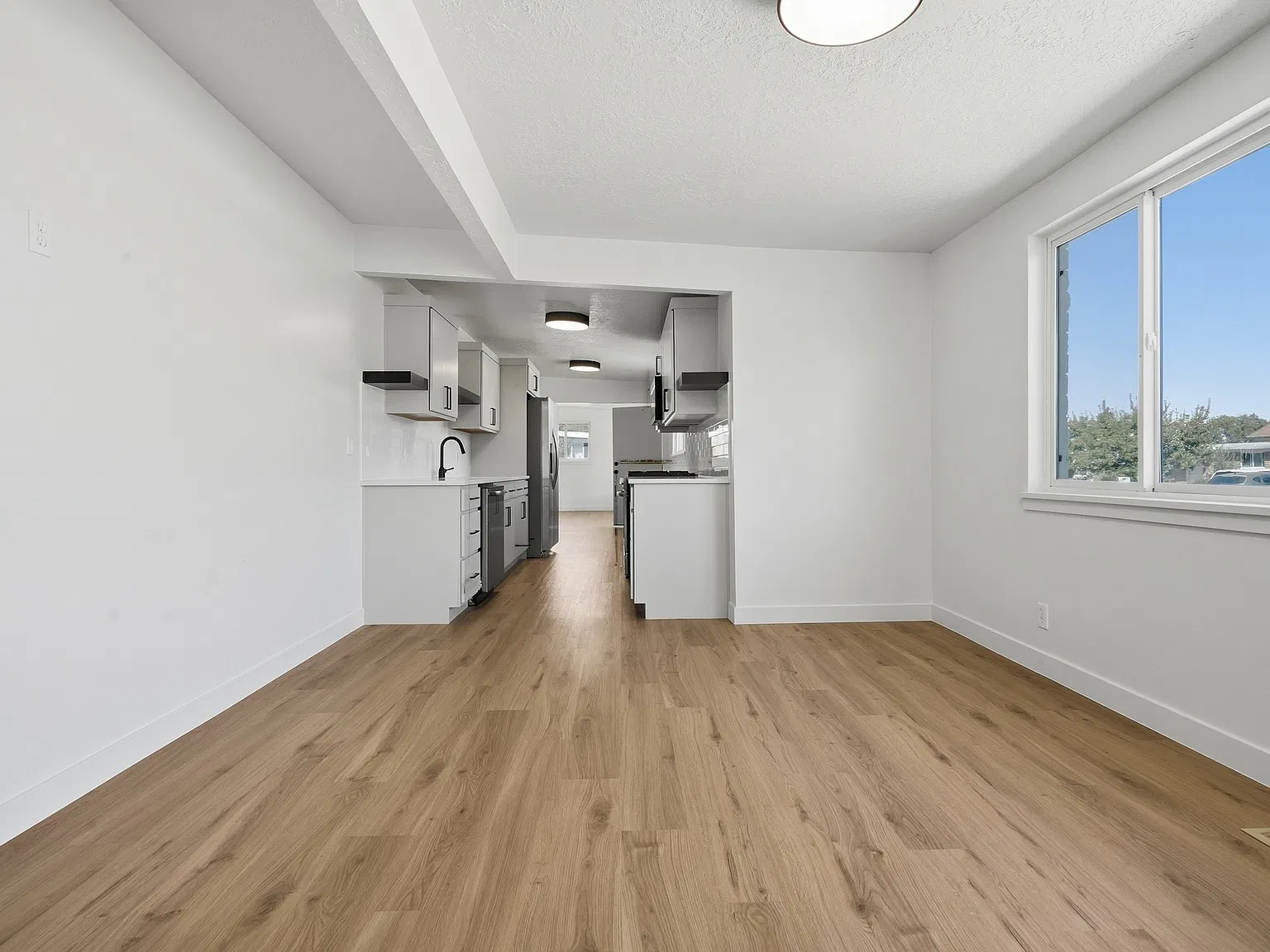 4 bed, 2167 sqft, $2,495 — Photo 4