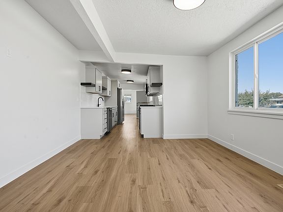 4th image of 2967 W Appleton Dr