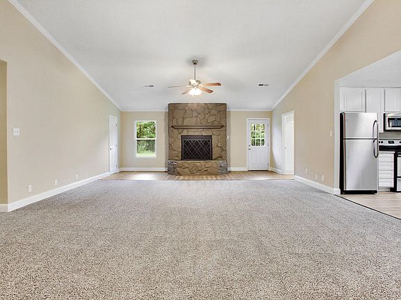 2nd image of 1408 Lark Dr