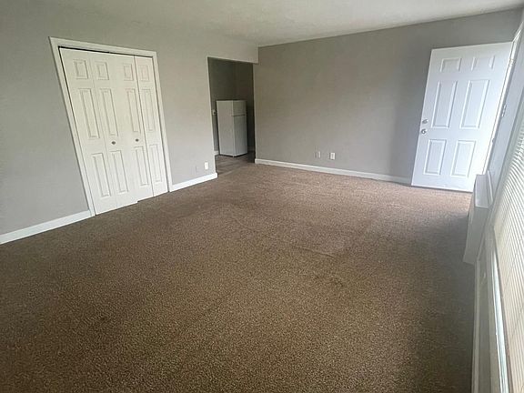 4th image of 14924 Tireman St #14930