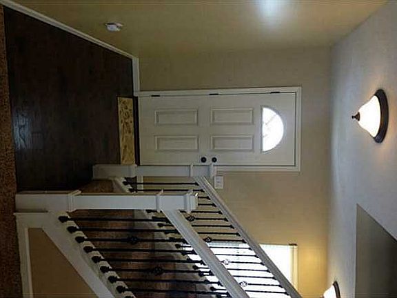2nd image of 723 Sherwood Dr