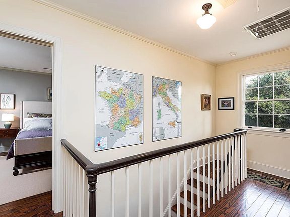 5th image of 32 Jamestown Rd