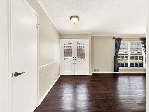 4th image of 1237 Mohawk Trl