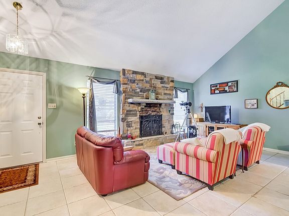 5th image of 6646 Lexington Dr