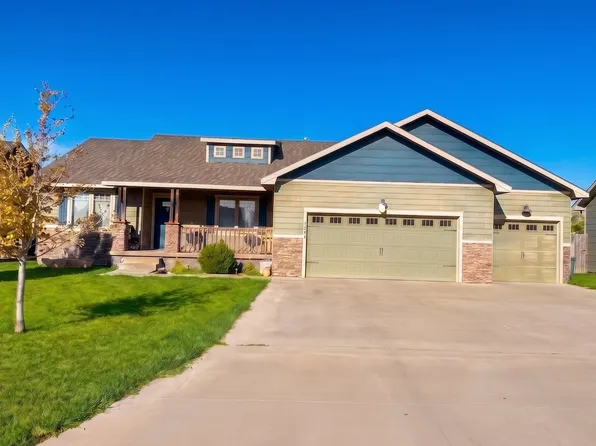 3308 Cervantes Rd, Dodge City, KS 67801