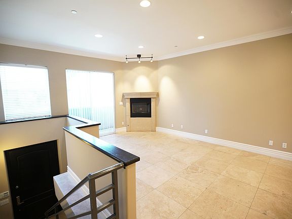 2nd image of 18245 Burbank Blvd Unit 112