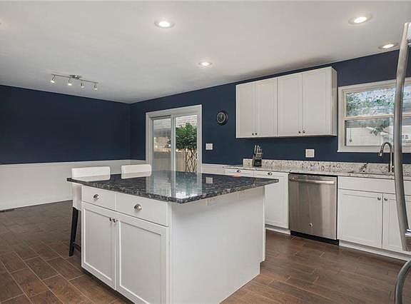 3rd image of 10208 W 96th Ter