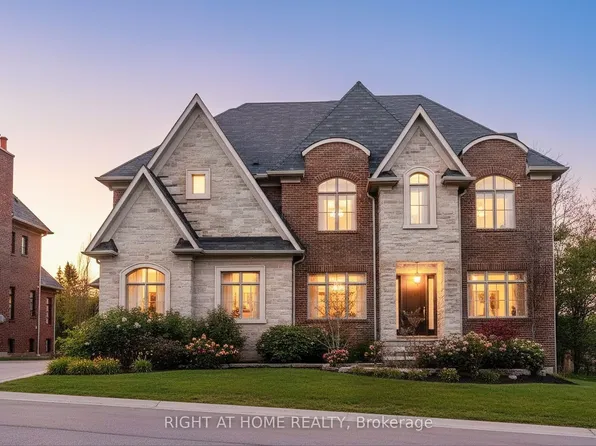 15 Davina Cir, Aurora, ON L4G 0T1