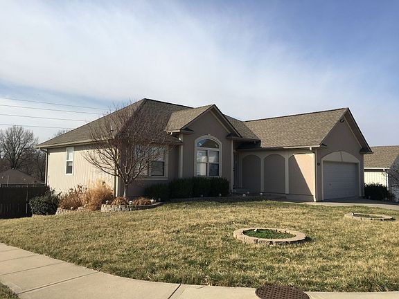 2nd image of 1001 NW Dogwood Dr