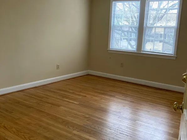 903 25th St NW #2, Washington, DC 20037