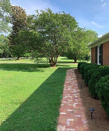 3rd image of 2117 James Ct
