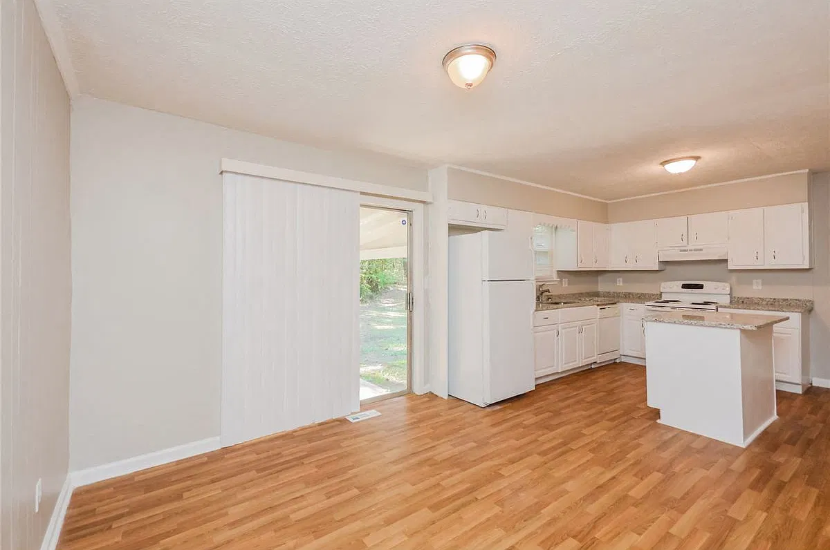 9125 Settlers Grove Rd NE — Photo 4